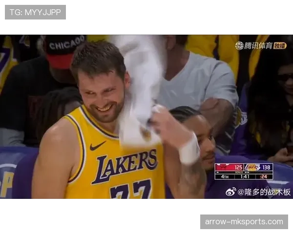 看卢卡东契奇赛场上秒变巨星，生活里却连洗衣都得队友帮忙？