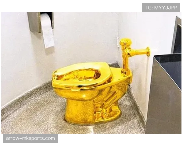 巴洛特利训练迟到被罚，转头花8万买金马桶